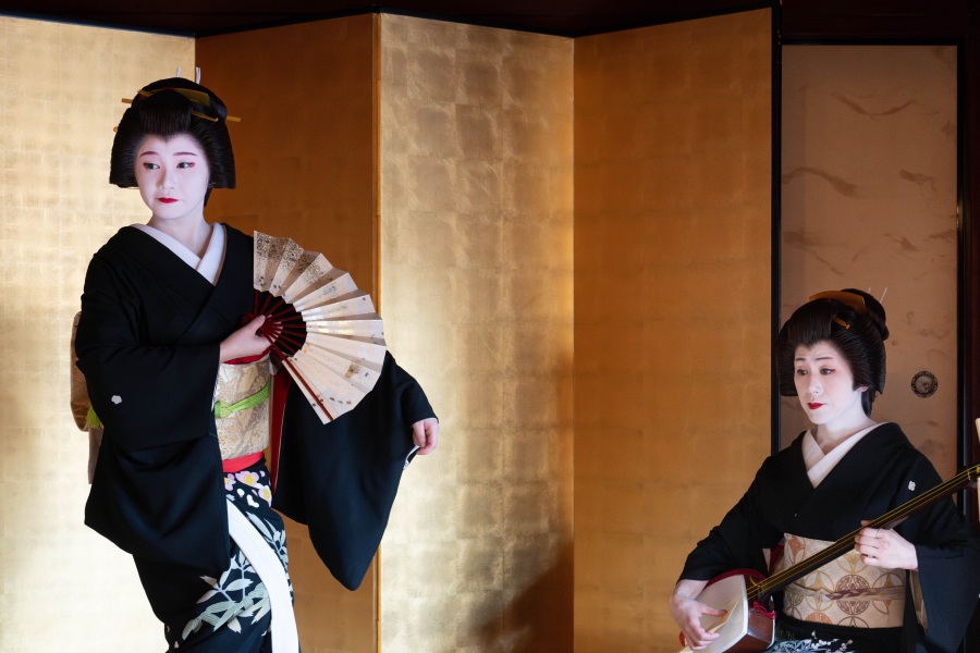 Dine like a samurai lord at this authentic geisha teahouse in Kanazawa