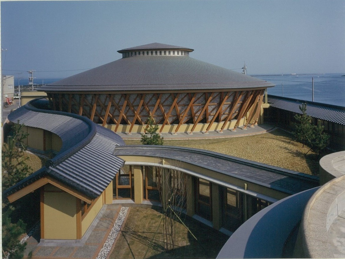Musée commémoratif Ono Karakuri du port de Kanazawa, surplombant la mer du Japon