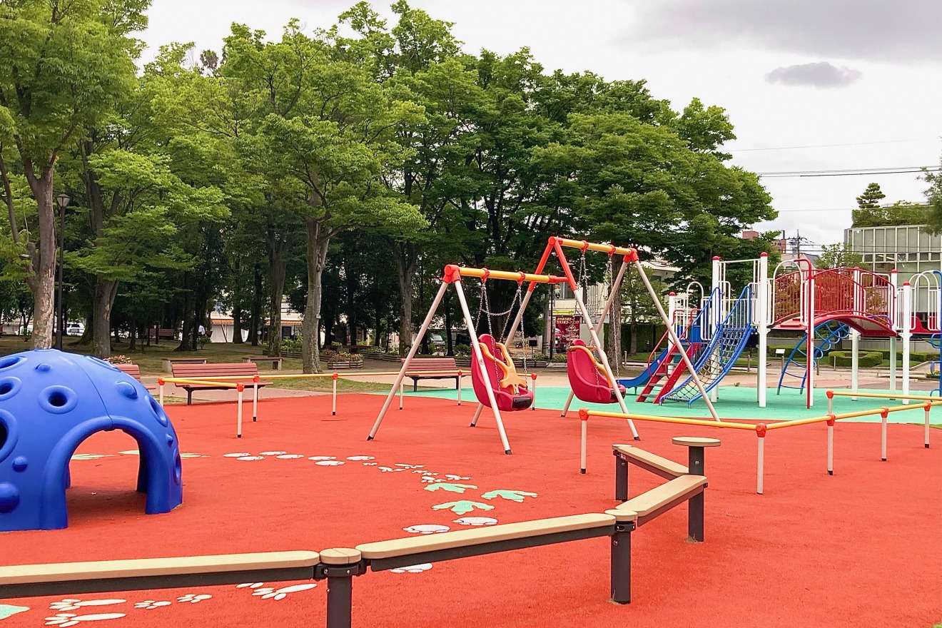 Le parc Tamagawa est un vaste parc situé non loin du marché Omicho et de l'ancien quartier des samouraïs de Nagamachi.