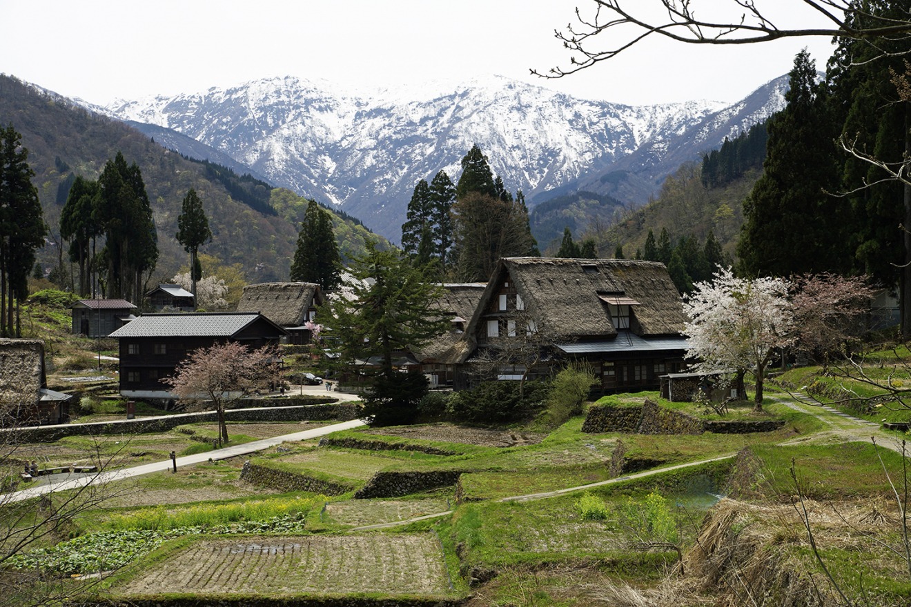 Gokayama and Aikura Gassho-zukuri Villages in Spring