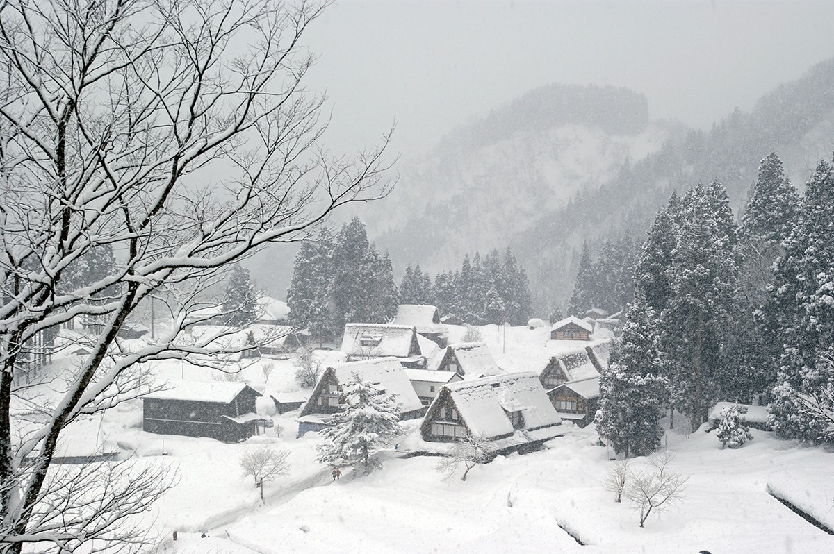Gokayama under heavy snow – Ainokura Village, Nanto City