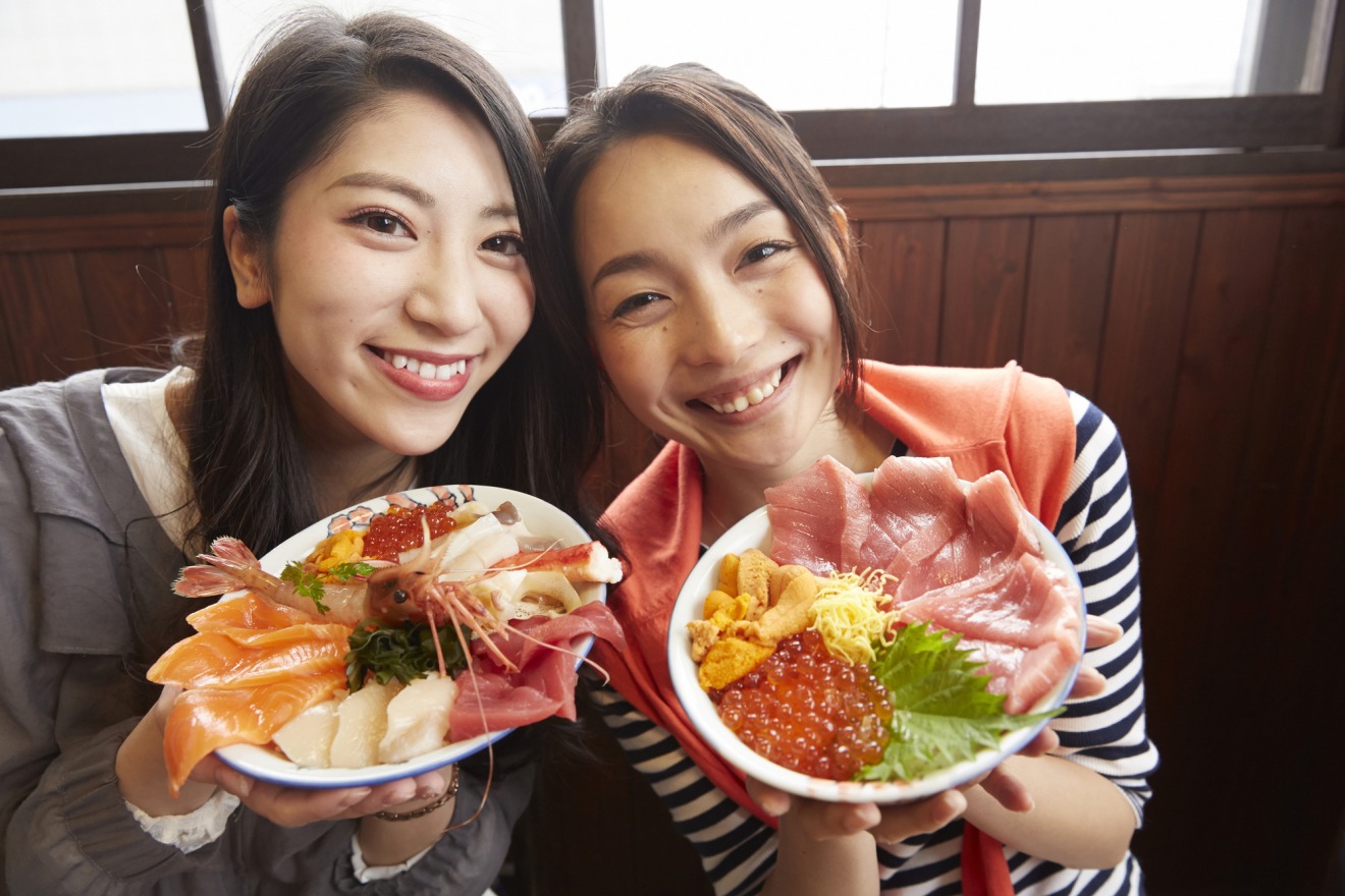 Kanazawa’s most popular lunch is a fresh seafood bowl from Omicho Market