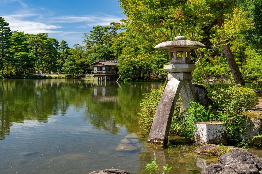 We also recommend taking a morning stroll in the summer!