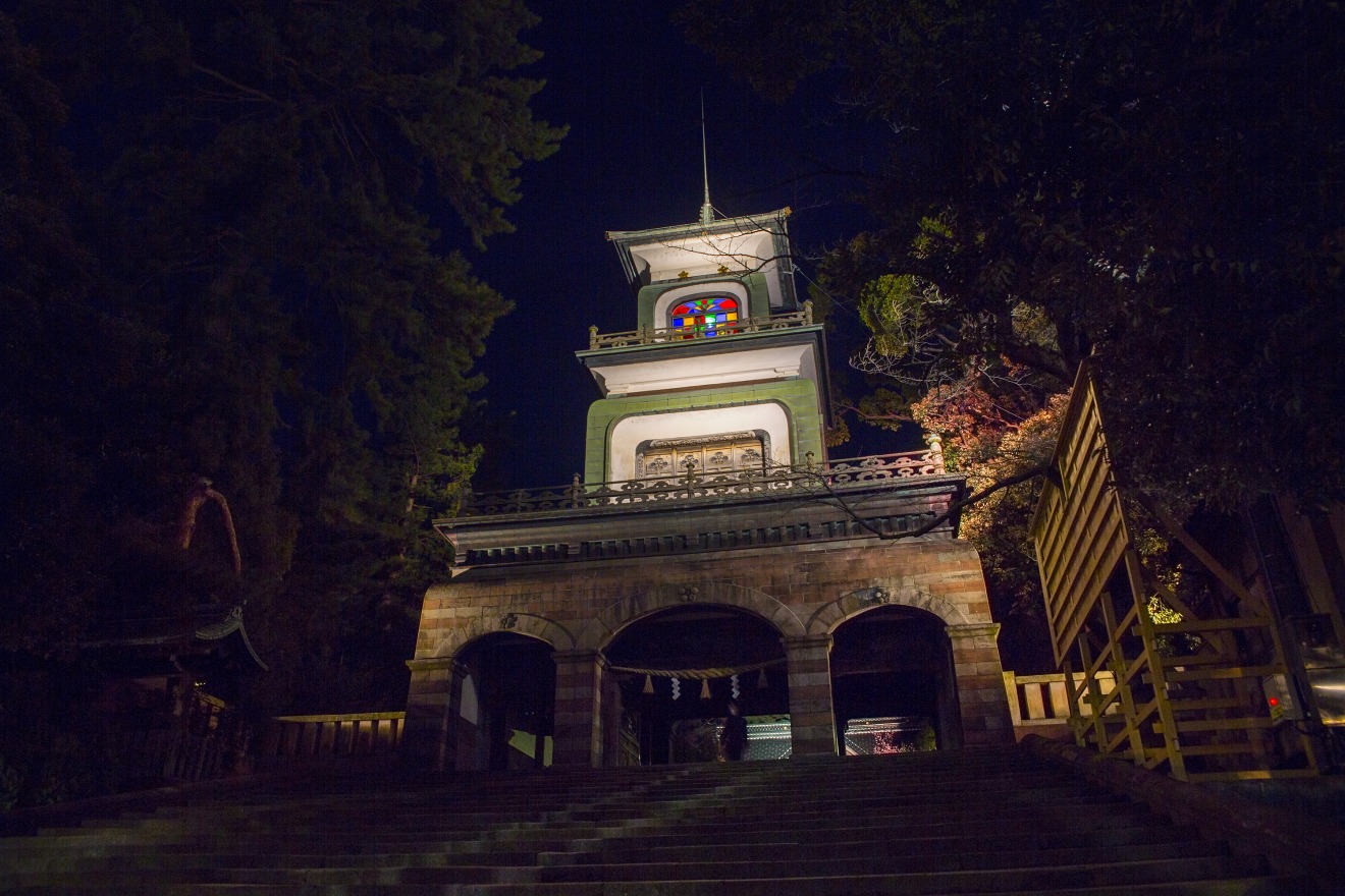 The illuminated sacred gate