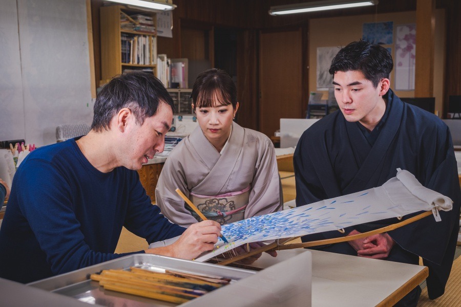 Kaga yuzen silk dying