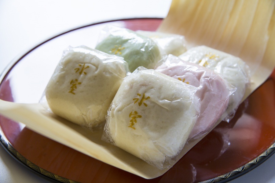 Himuro manju, the steamed bun that rings in the summer