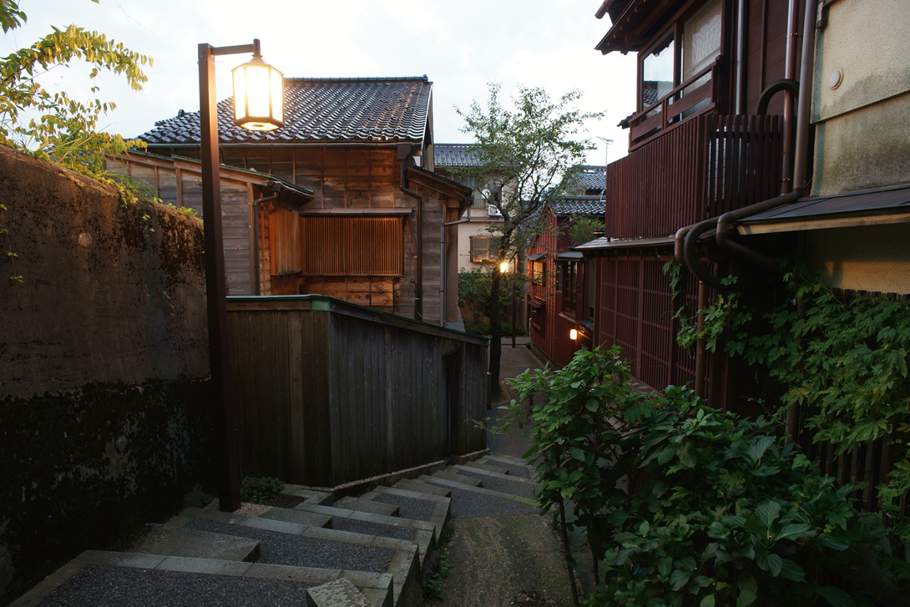 “Kuragari-zaka” (Dark Slope) as dusk falls