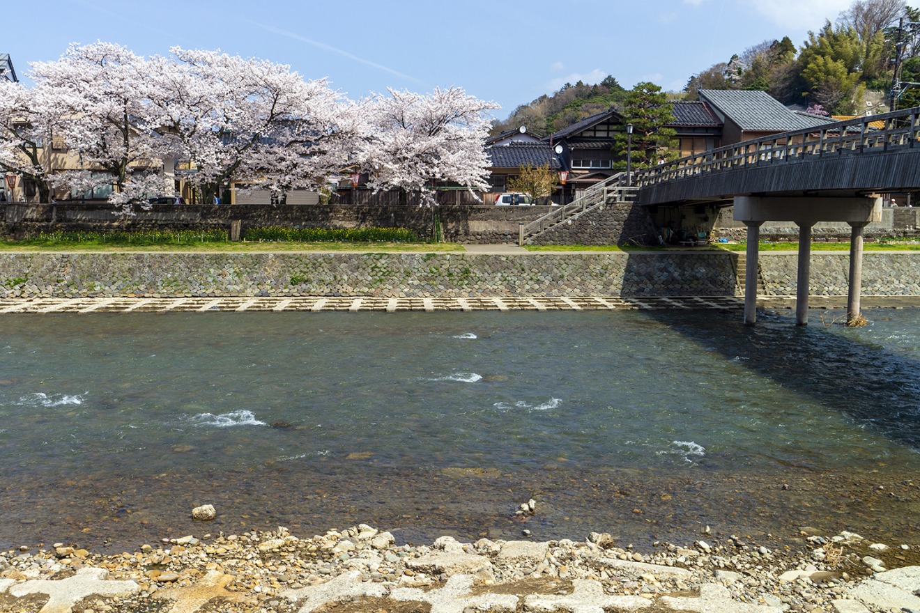 “The Foot of Ume-no Hashi Bridge”
