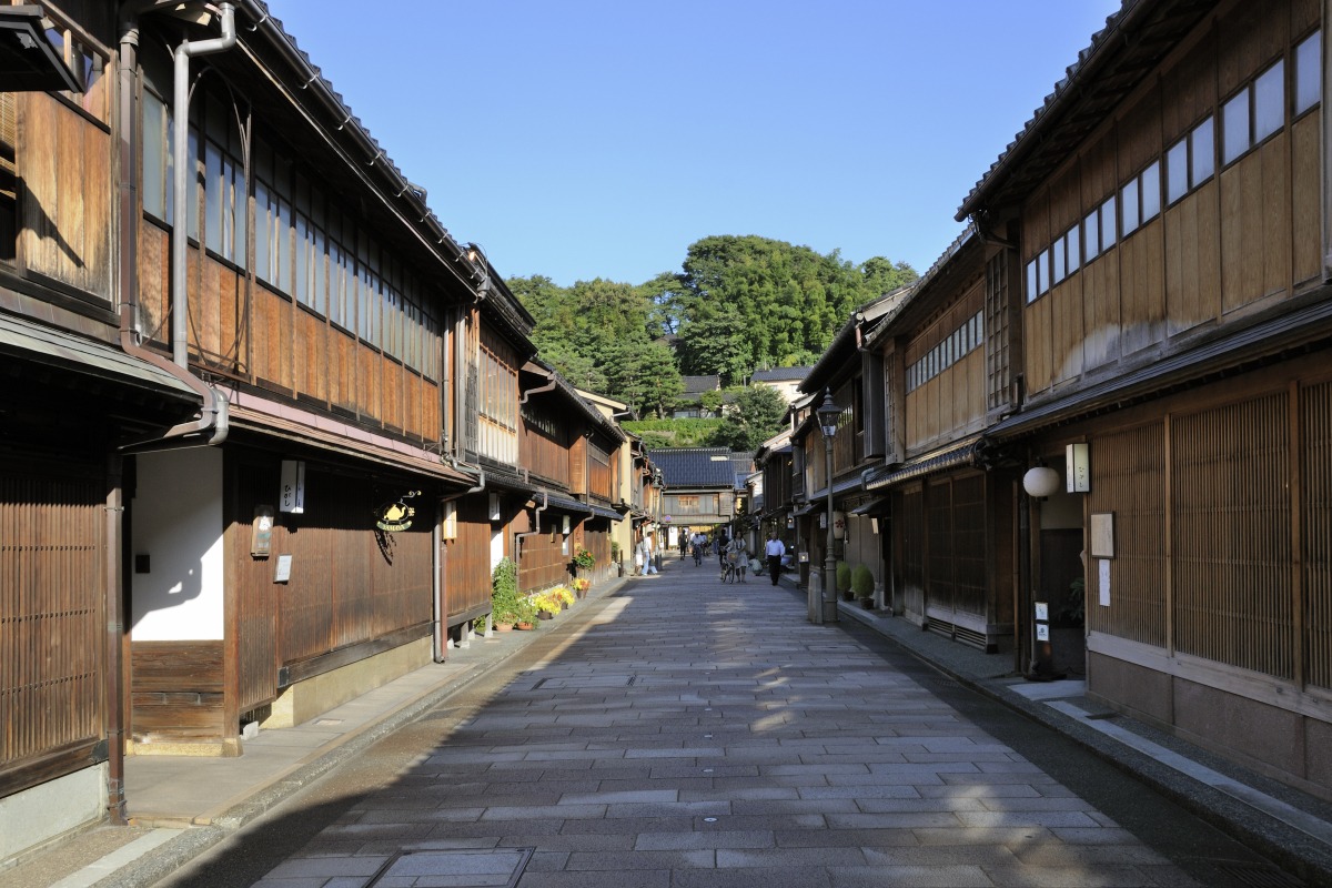 Higashi Chaya District and Kenrokuen Garden/Kanazawa Castle Course (4 hours)