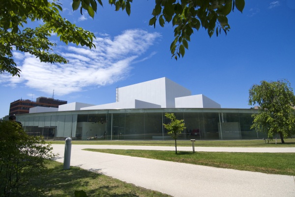 Kenrokuen, Kanazawa Castle & 21st Century Museum　Half-Day Course (3 Hours)