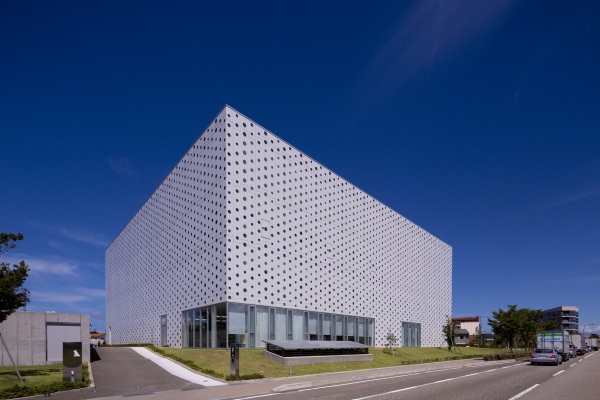 Modern Architecture Tour ～Visiting Masterpieces by Renowned Architects～ (Kanazawa Architecture Tourism Model Course No.3)