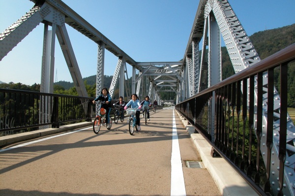 Kinmei-bashi Bridge