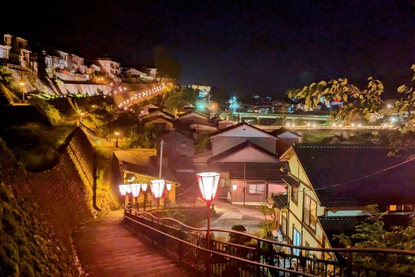 Walking Through the Hillside Town of Yatsuo 