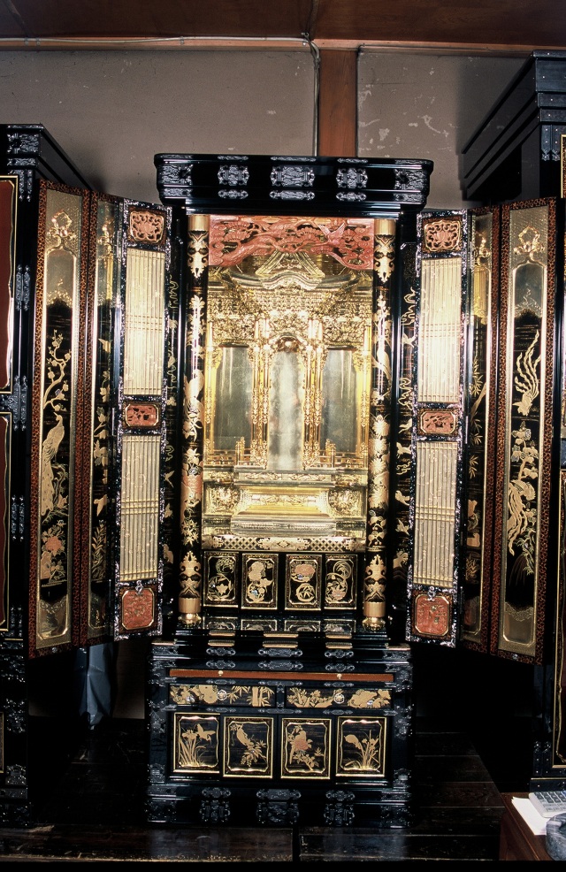 Kanazawa Buddhist Altars