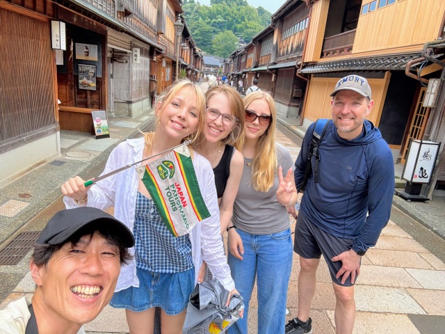 Immergiti nell’atmosfera nostalgica del quartiere Higashi Chaya.