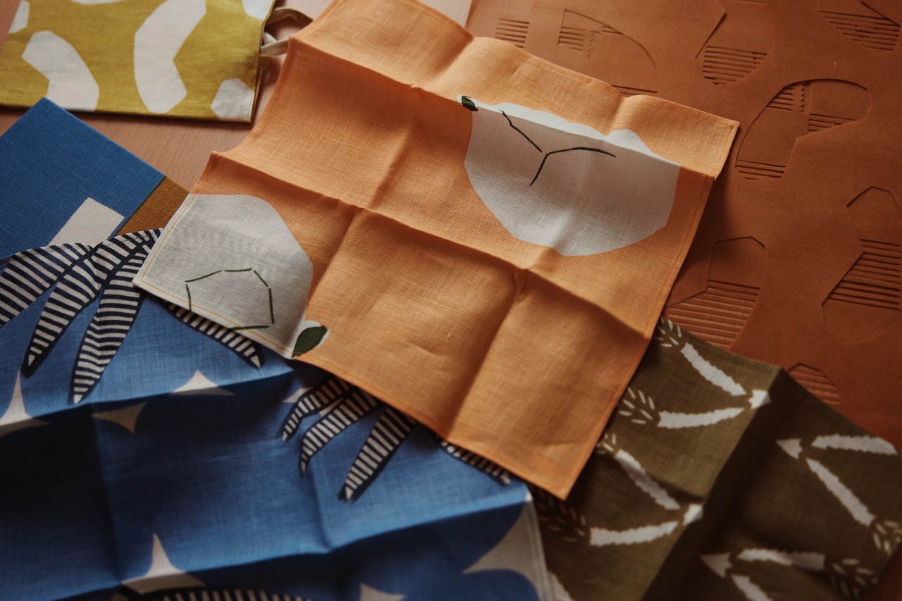 手袋印染私房体验：当传统技法与现代设计相遇