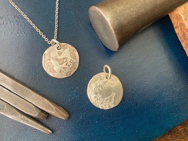 Shape your memories. Create a silver necklace at a metal s…