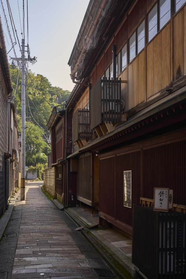Japanese Restaurant Suzuoki is located in the Higashi Chaya District