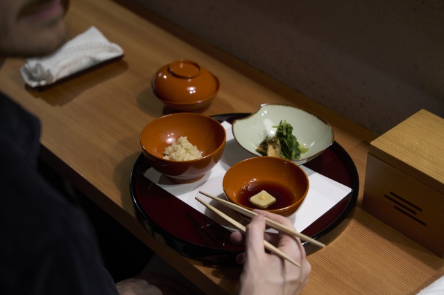 Mr Suzuoki will teach you how to savour the authentic kaiseki breakfast.