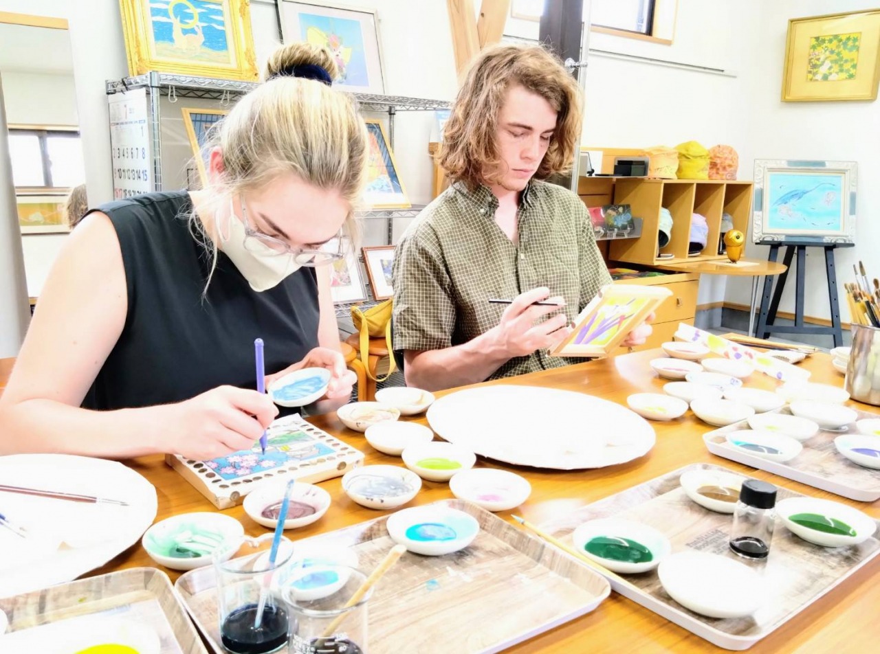 5-minute walk from Kanazawa Station! Kaga Yuzen dyeing exp…