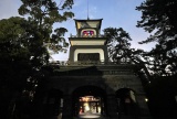 the main gate "Shin-mon"