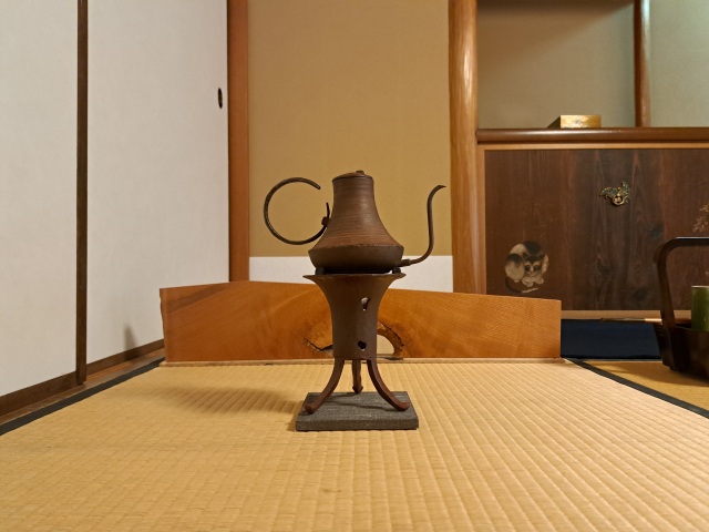Tea ceremony utensils and works of art