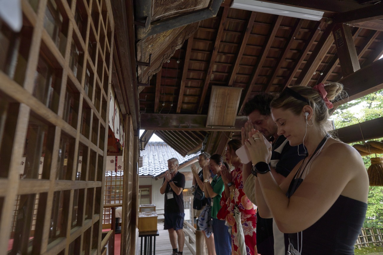 Discover Higashi Chaya District in 1 Hour [Shared Tour]