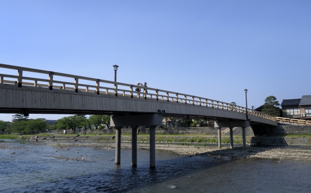Ume-no Hashi Bridge, Taki-no Shiraito Monument